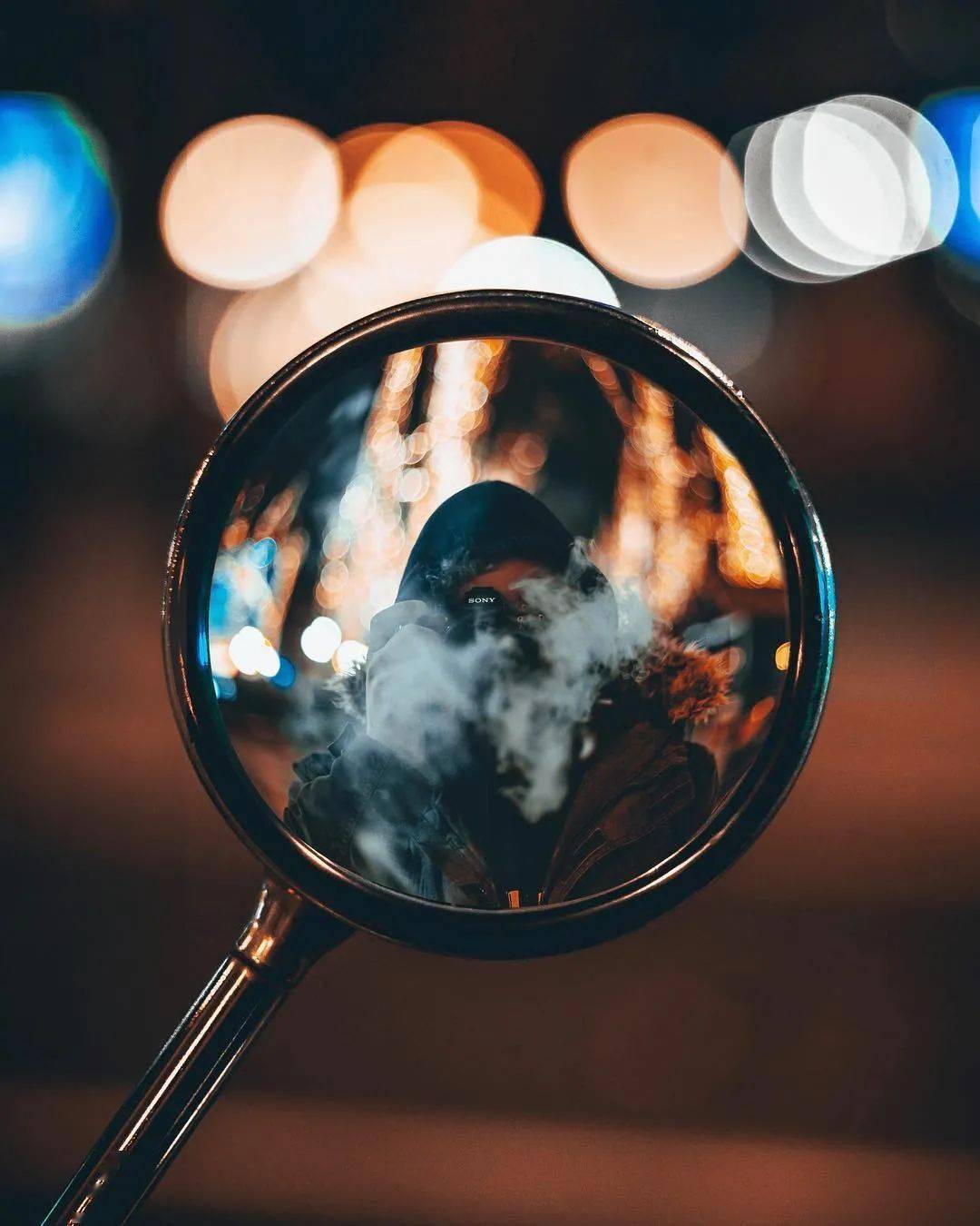 搜同动漫 这种近乎简陋的搜同动漫互动海报