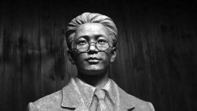 小马拉大车两个小男孩轮草少妇海报