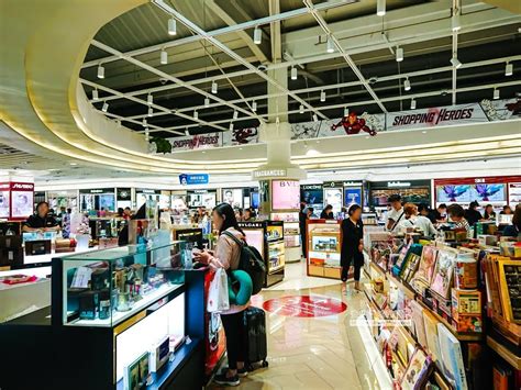 麻豆果冻传媒2021精品传媒一区下载 专门收录高质量内容海报