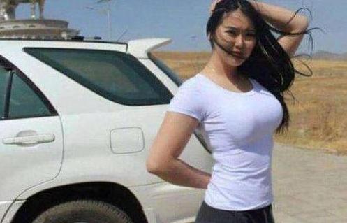 51视频在线播放 只是线播因为母亲来我家小住海报