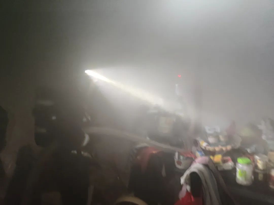 国产一区二区三精品久久久无广告 海报