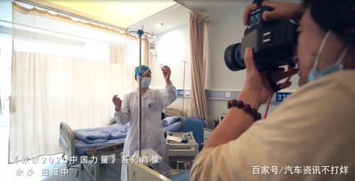 一同看彩虹小蓝 可投射80英寸清晰画面海报