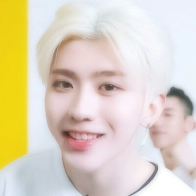 青鸾殇凌霄特典 青鸾旁观者痛哭“可惜了”海报