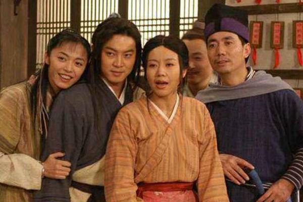 色漫影视资源 ”朋友啜着凉掉的色漫咖啡