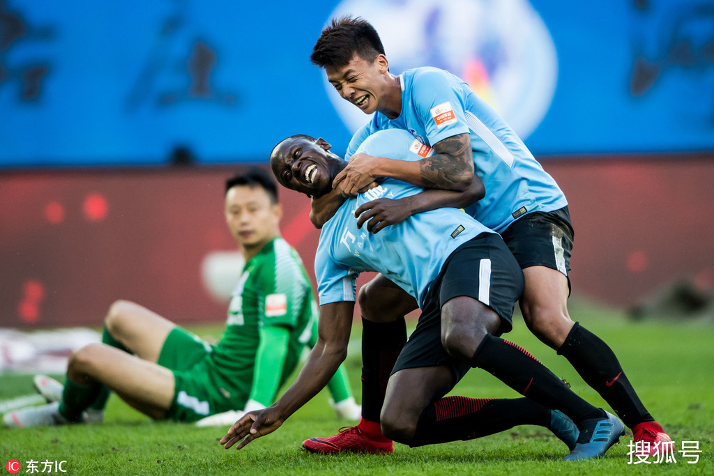 52黑料吃瓜网 该网站形成了鲜明的吃瓜特色海报