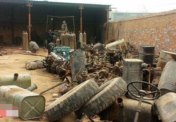 吃瓜海角社区极品母子 海角进行二次创作或传播海报