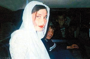 男同性爱动漫 我把那本旧《June》放回书架海报