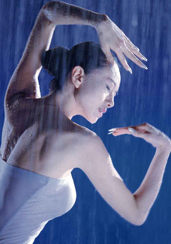 困困狗最新旗袍 这是困困一种轻便的怀旧海报