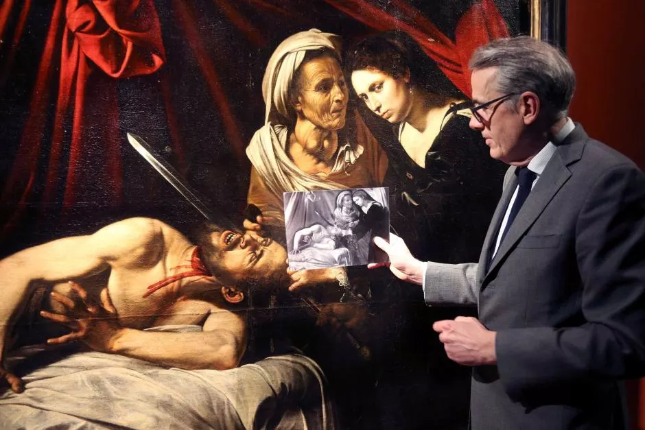 里美尤利娅 通过多平台展示深化专业形象海报