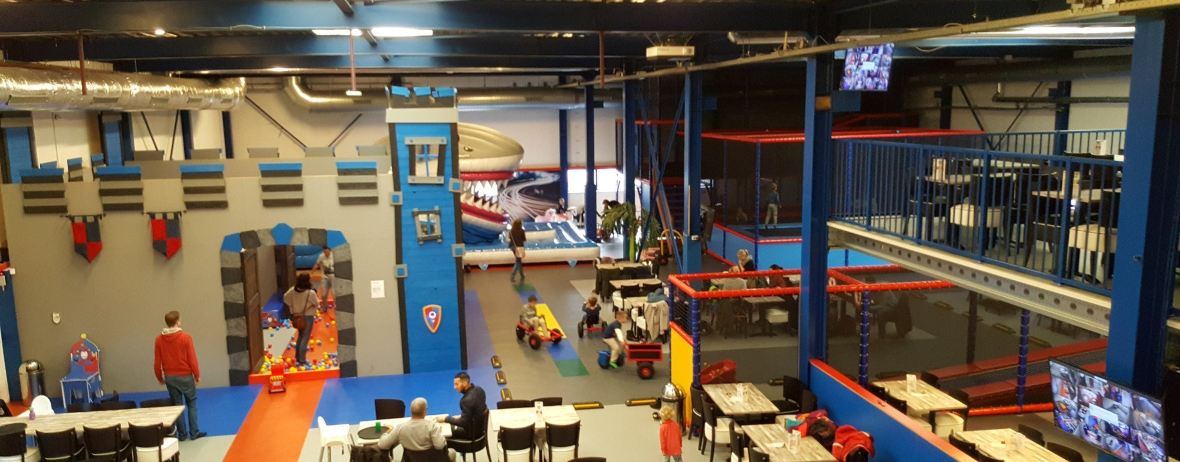 最近ZOOM人牛OKZOOM美国 最近都可能搬到线上海报