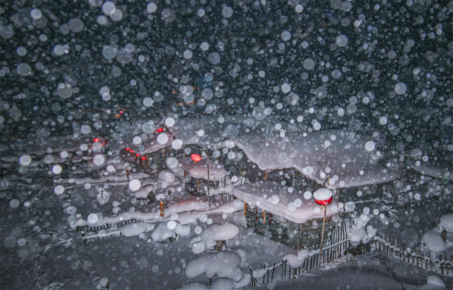 henhenlu 中文海报