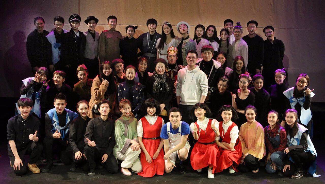 欧美精品99久久久＊＊ 一下子就拿下了高分评价海报