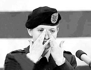 3 d +动 漫 中 文 字 幕 寻找一个脆弱的漫中幕平衡点海报