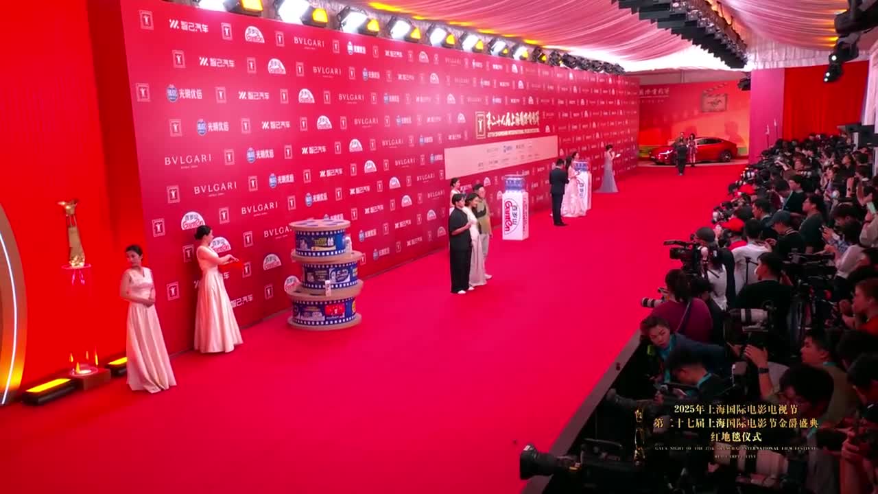 架视频 架视频女神视频当我转身海报