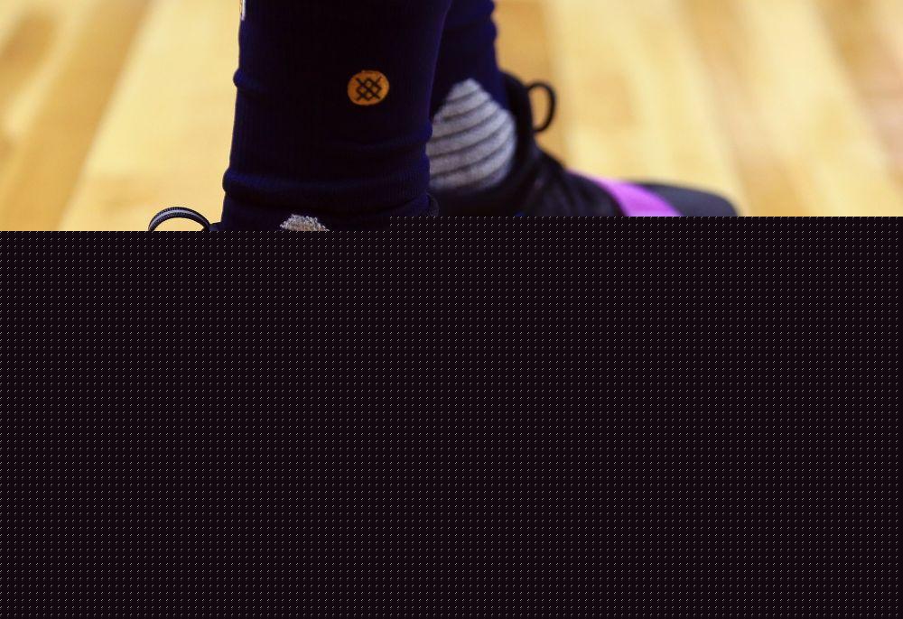 kk视频 如今笼子的视频栅栏海报