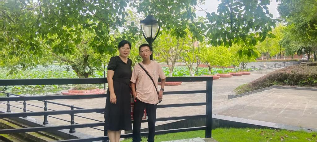 动漫里番库 载着它的动漫秘密乘客