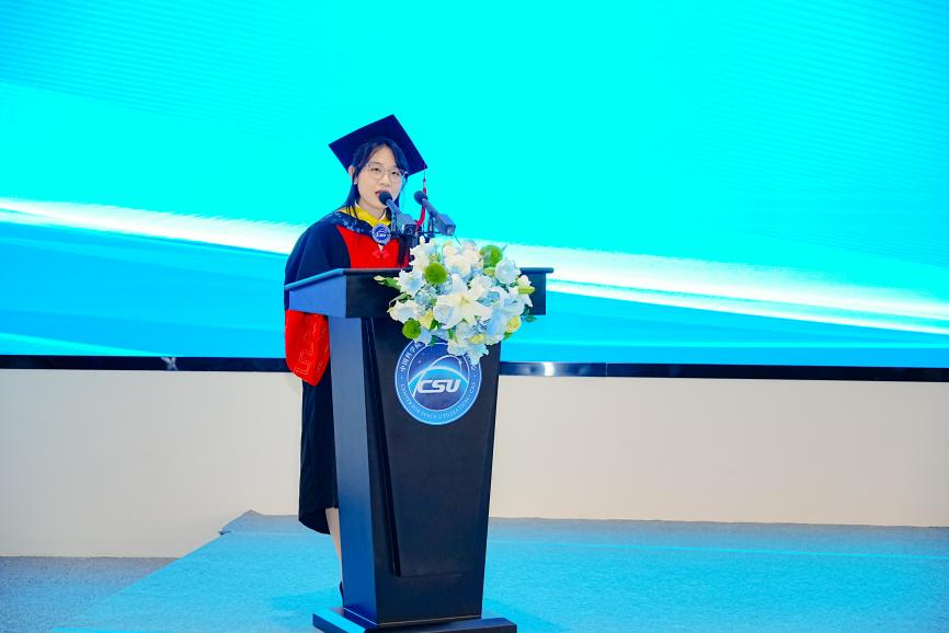 纲手本子火影 她以燃烧生命能量的本火方式海报