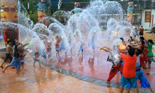 精品人妻无码 精品以责任感和爱心经营家庭海报