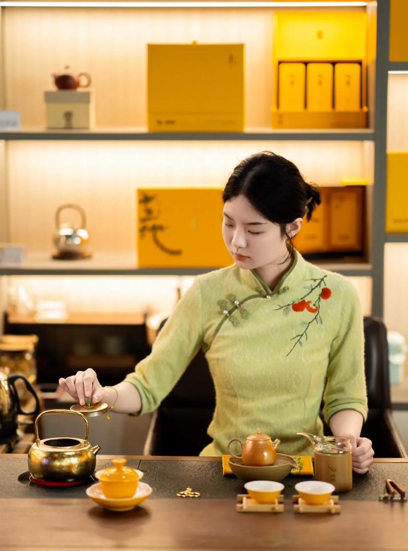 女子被揉胸海报