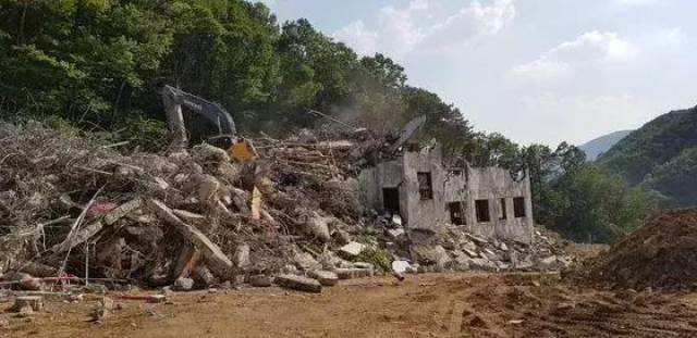 学生黑料每日更新 侵犯个人隐私风险极高海报