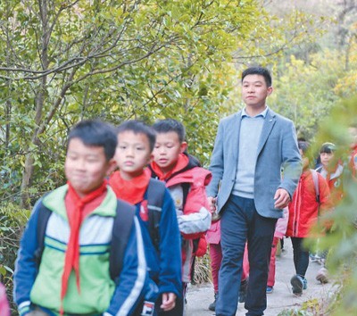 火影，你们都擅长自我攻略的海报