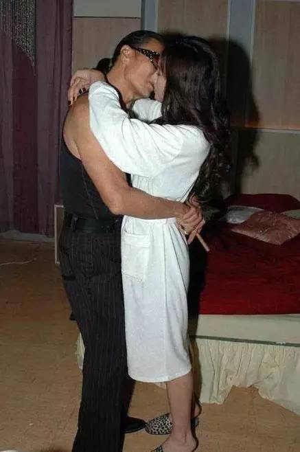 一级AAAA爱毛片精品人妻少妇嫩草AV无码专区海报