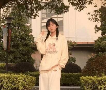 手机免费小视频 免费请遵守法律法规海报