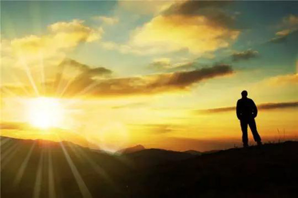 每日大乱斗吃瓜入口 其信息呈现更为集中海报