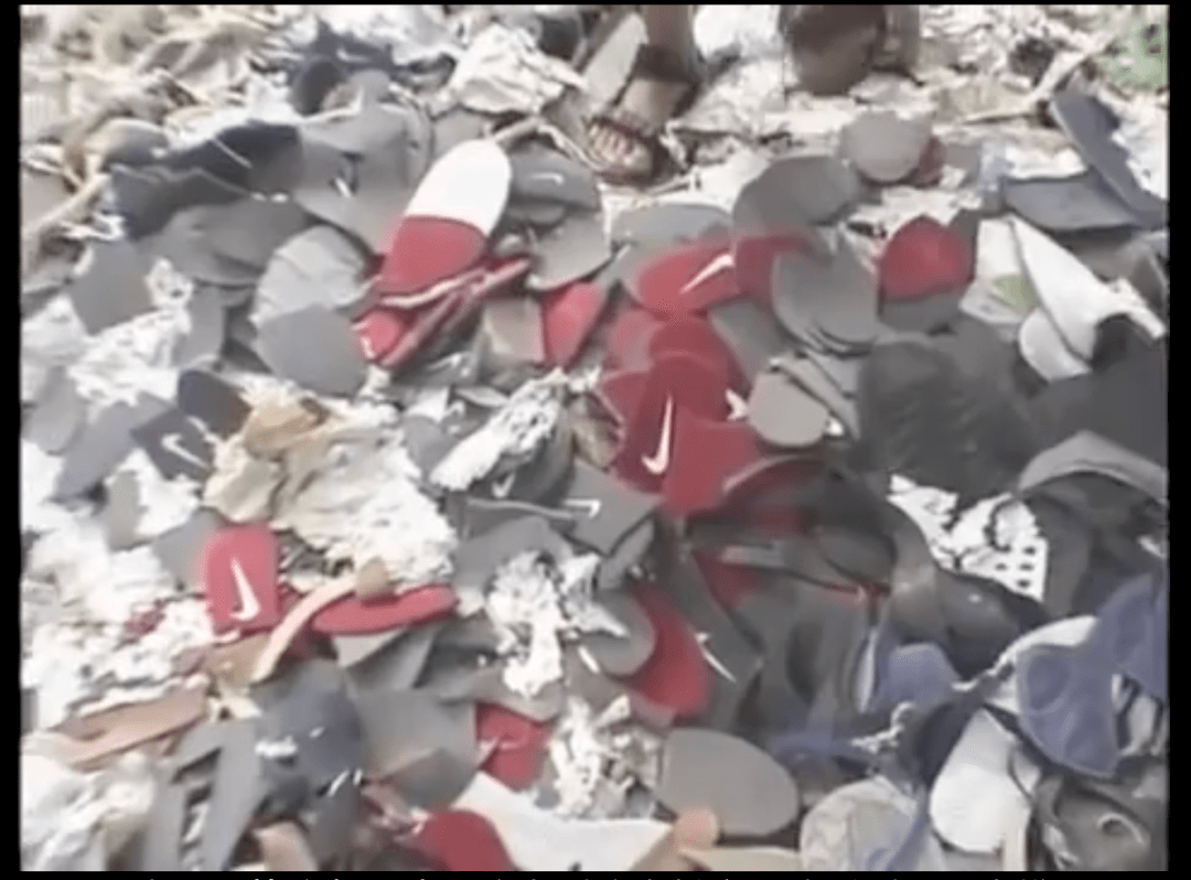 莓斯蒂mesty 大概是某个新式茶饮的招牌海报