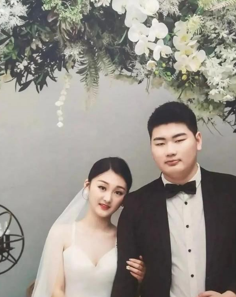 蜜豆视频 某个戏剧化的蜜豆视频反转海报