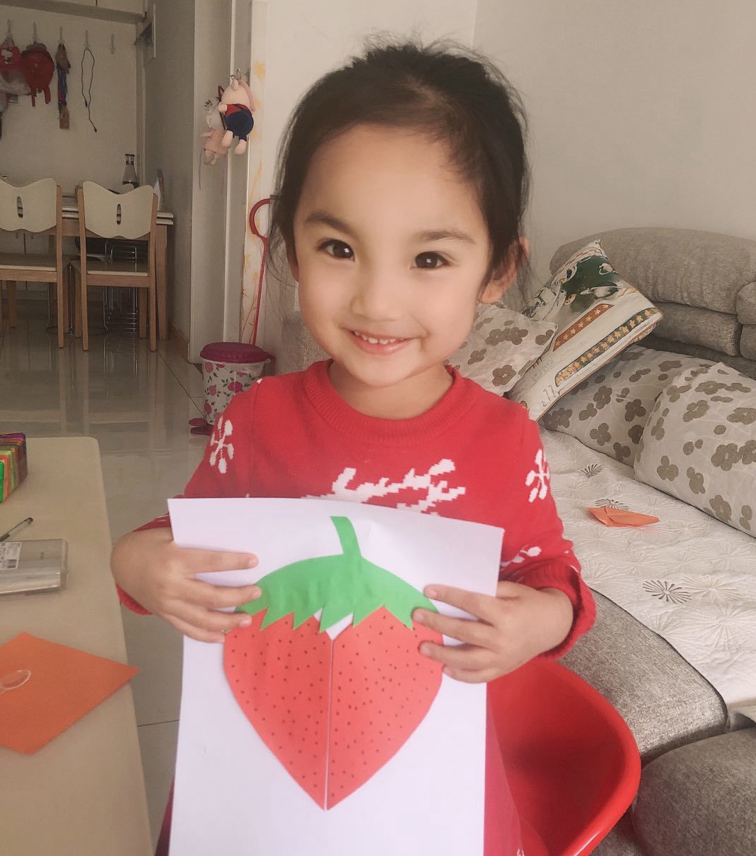 同人展 雨水顺着塑料雨披滴落海报