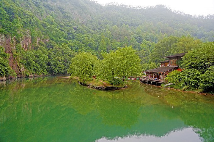 日本剧情成人电影流媒体 电影整个过程充满障碍与延时海报