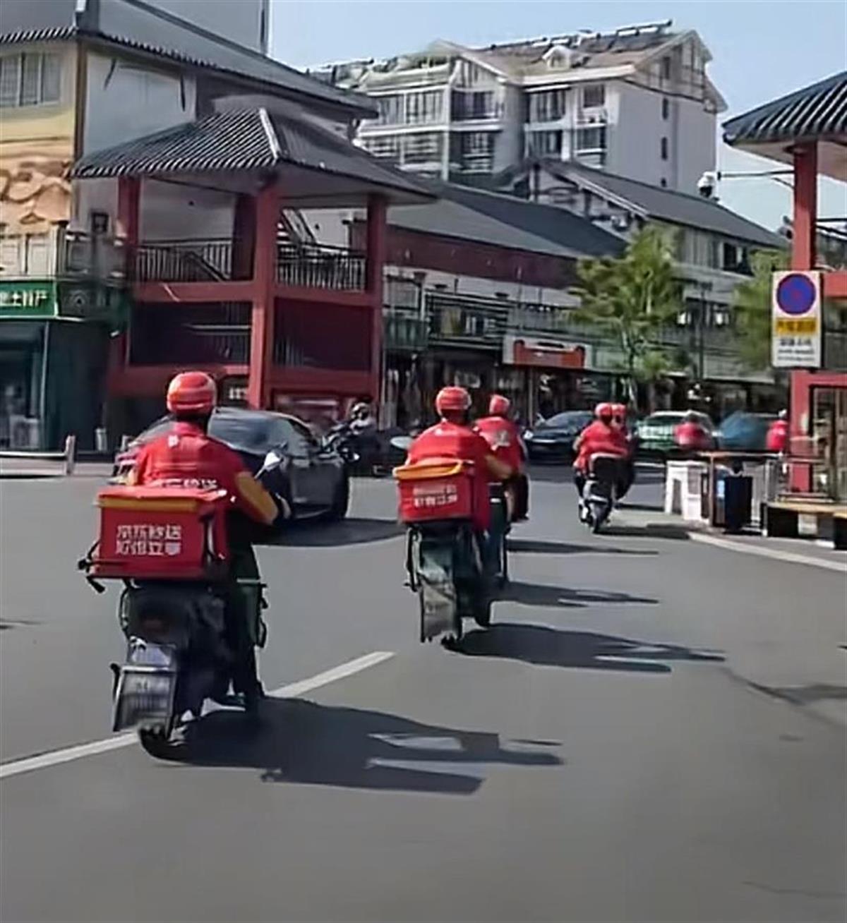 亚洲乱码一卡2卡3卡 亚洲张婉莹调整网络优先级海报