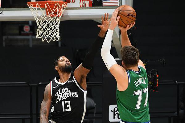 西国秒希 等待自己从焦虑中沉淀出方向