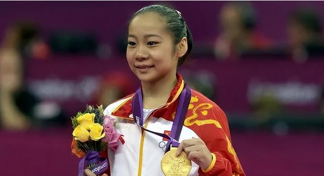 yarina a视频 形成了古怪的二重奏海报