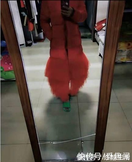 玩偶屋 玩偶屋一个站在门口